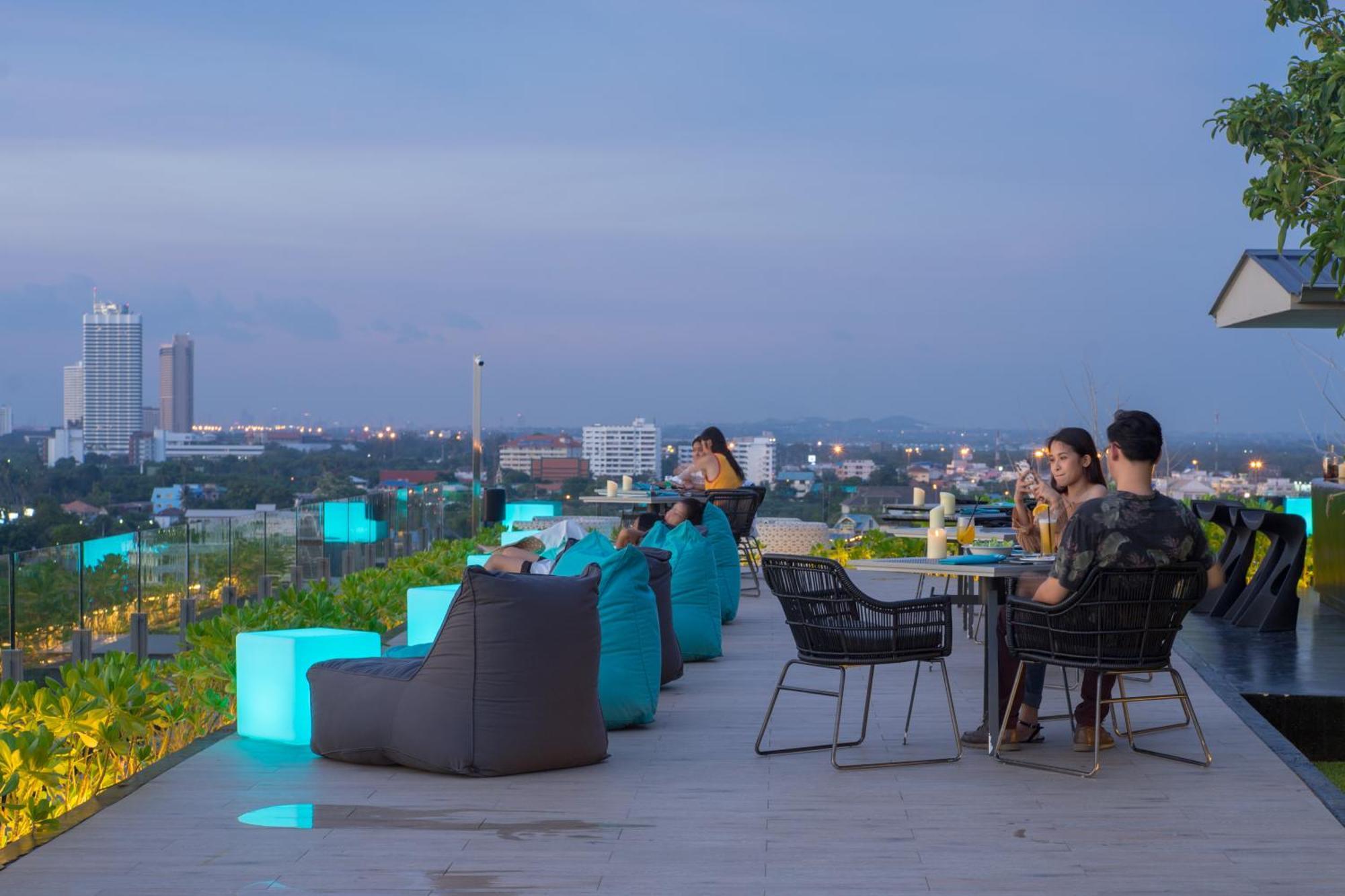 Cross Vibe Pattaya Seaphere Na Chom Thian Exteriér fotografie